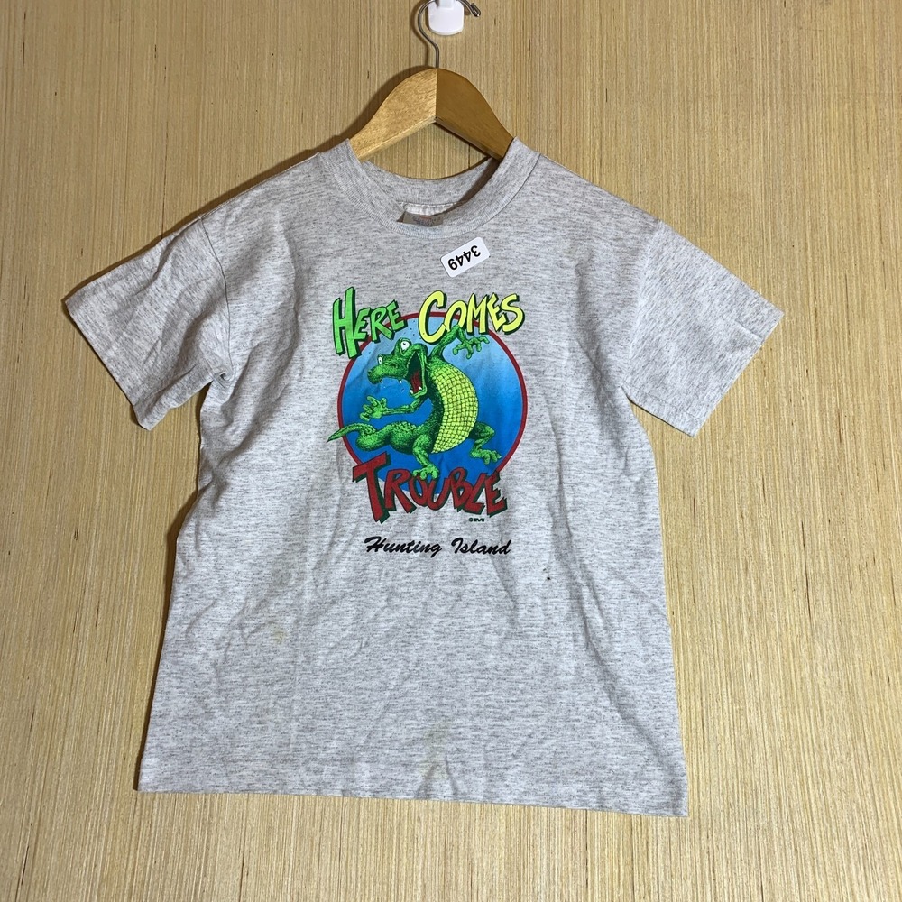 Here Comes Trouble Shirt Youth Medium Grey Short Sleeve Boy's Graphic Print Y2K